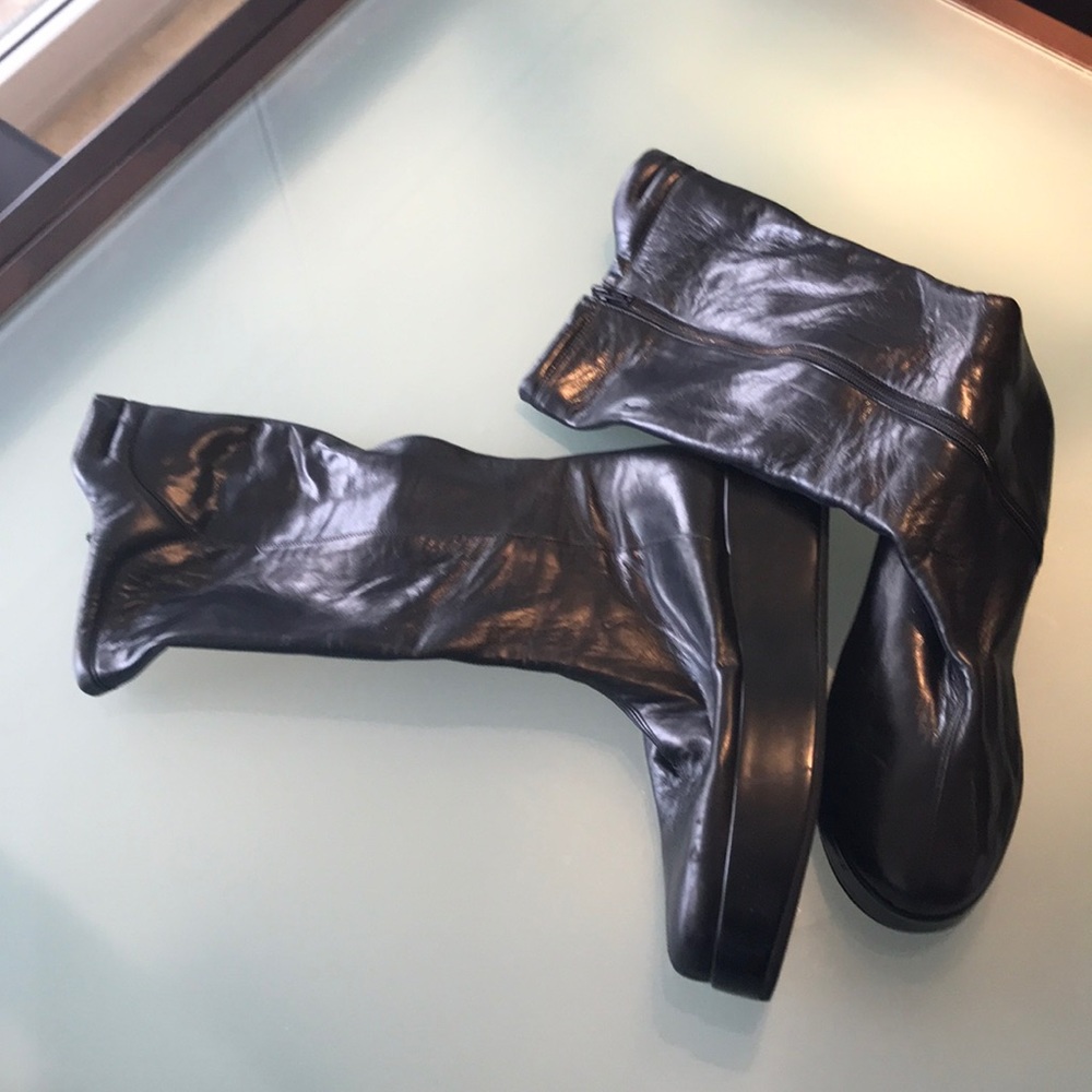 Toto. Boots 38.5 Black Italian